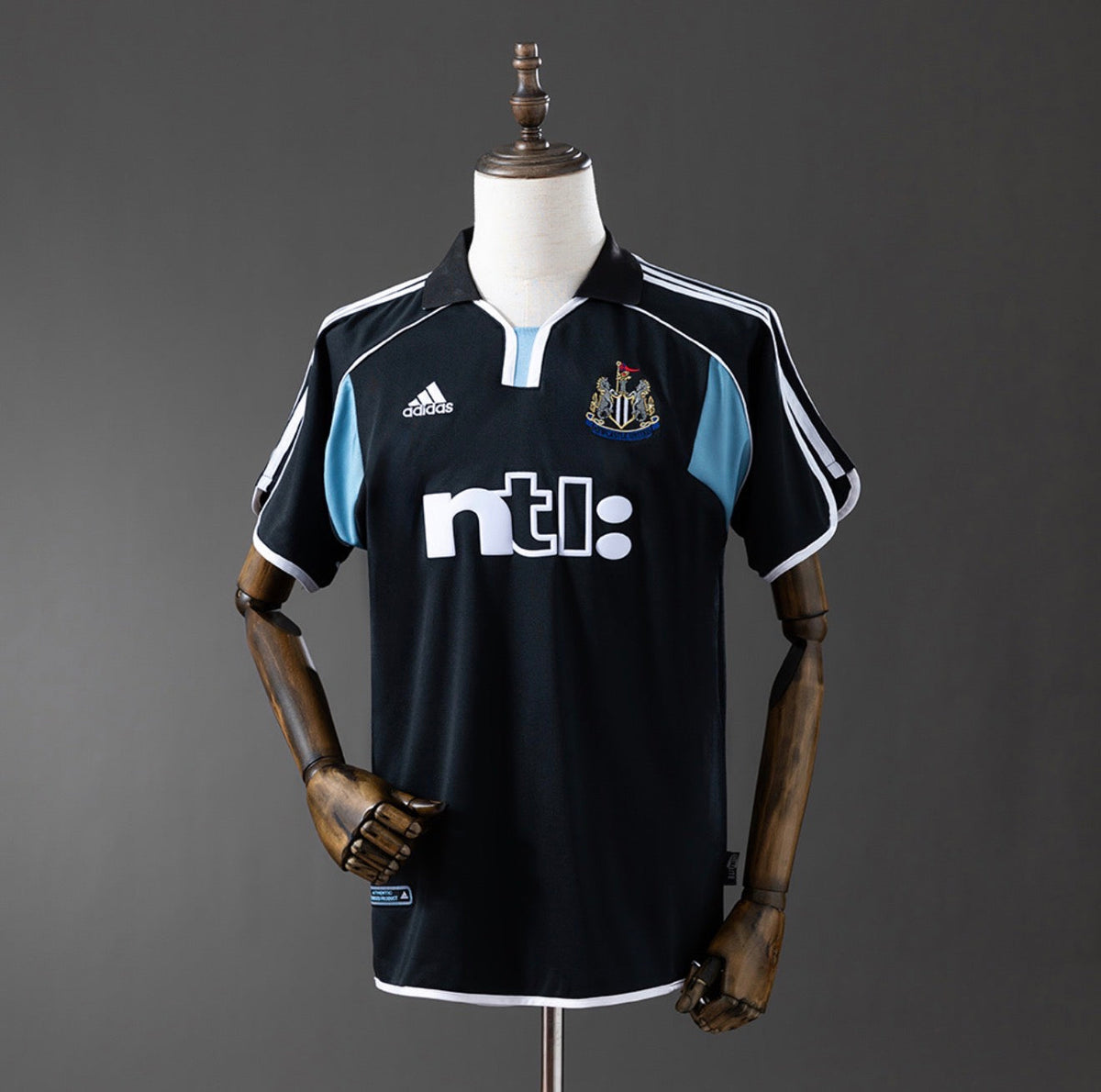 NEWCASTLE AWAY 00/01 MAN (RETRO)