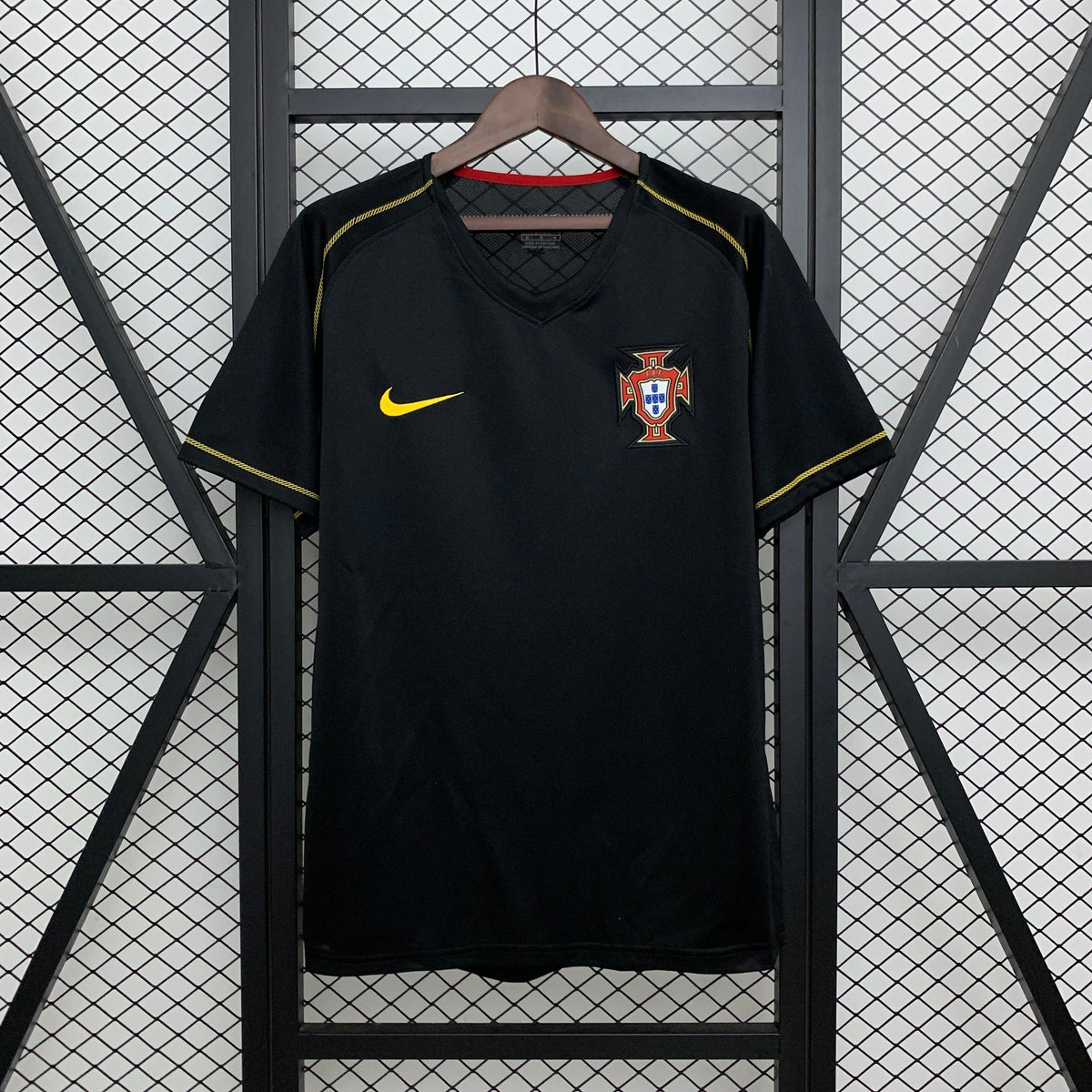 PORTUGAL GOALKEEPER I 2006 MAN (RETRO)