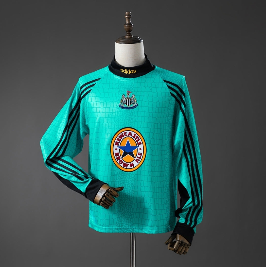 NEWCASTLE 97/98 GOALKEEPER MAN (RETRO)