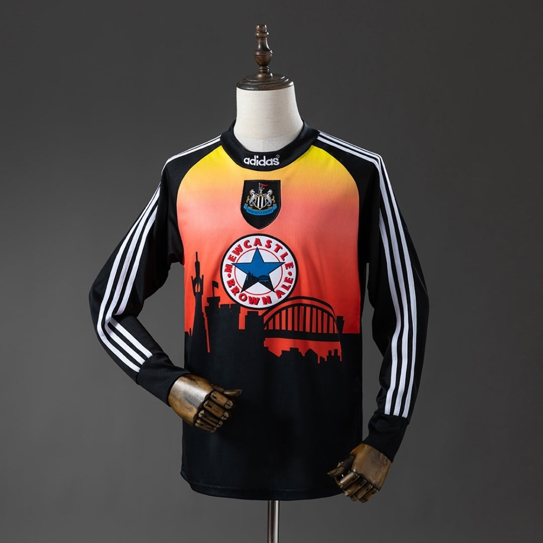 NEWCASTLE 96/97 GOALKEEPER MAN (RETRO)