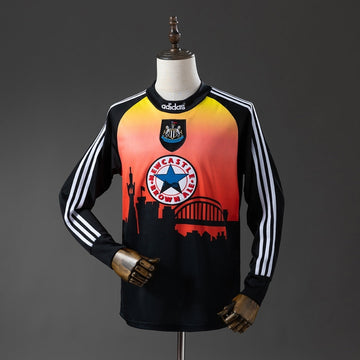 NEWCASTLE 96/97 GOALKEEPER MAN (RETRO)
